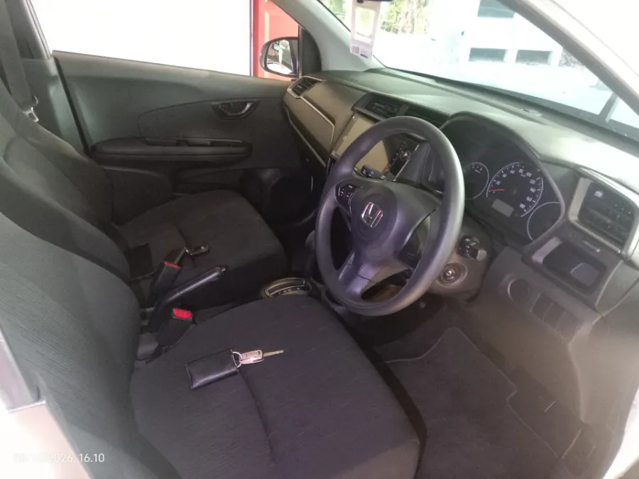 Foto Mobil Bekas Kabin Depan Honda Brio 1.2 Satya E tahun 2025
