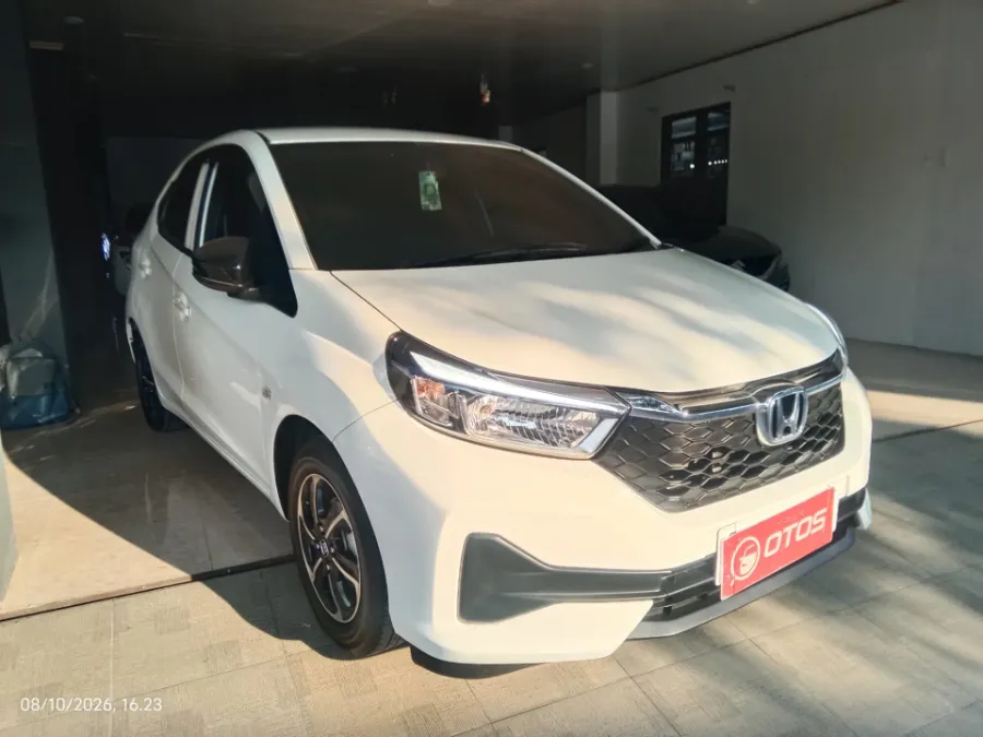 Foto Mobil Bekas Kanan Depan Honda Brio 1.2 Satya E tahun 2025