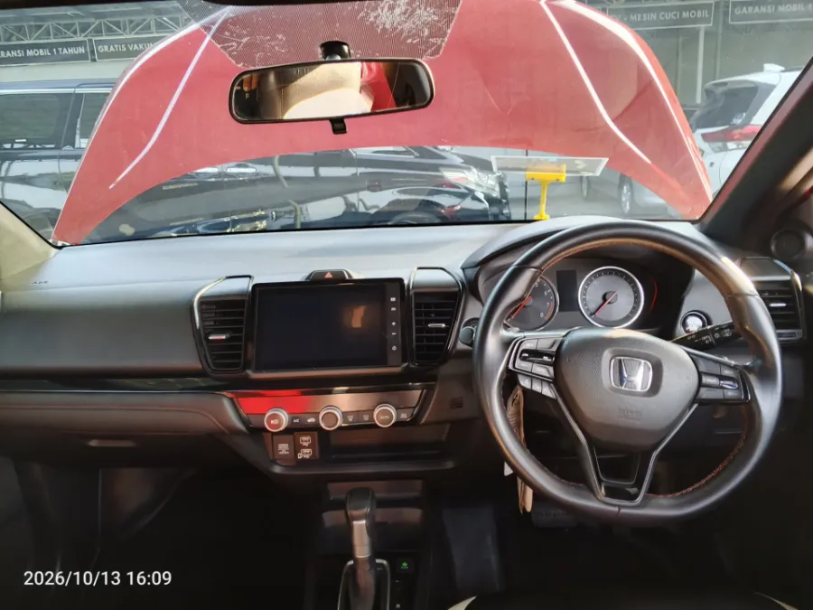 Foto Mobil Bekas Dashboard Honda City 1.5 tahun 2021