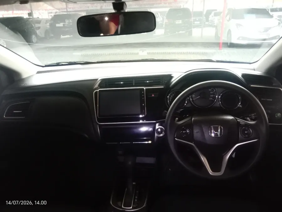 Foto Mobil Bekas Dashboard Honda City 1.5 E tahun 2017