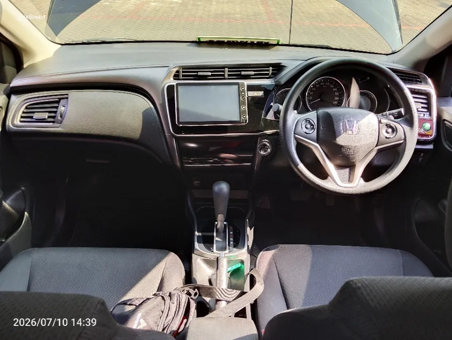 Foto Mobil Bekas Dashboard Honda City 1.5 E tahun 2017