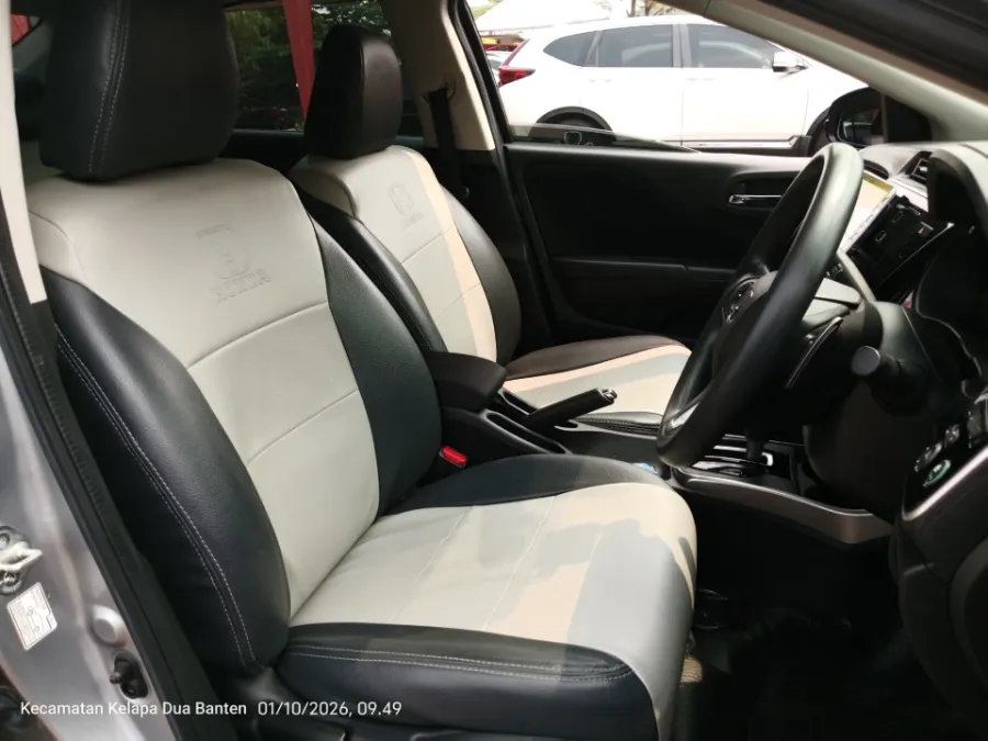 Foto Mobil Bekas Kabin Depan Honda City 1.5 E tahun 2017