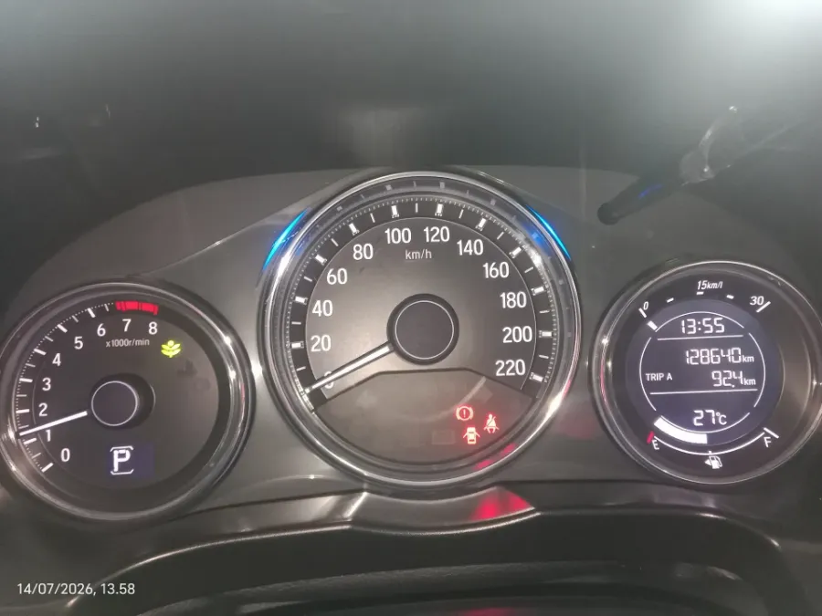 Foto Mobil Bekas Odometer Honda City 1.5 E tahun 2017