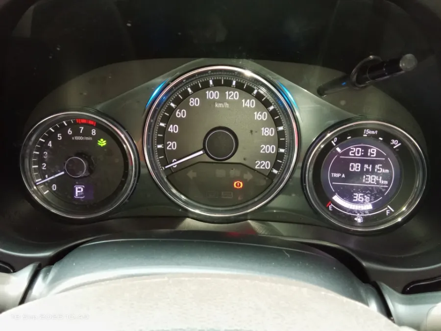 Foto Mobil Bekas Odometer Honda City 1.5 E tahun 2017