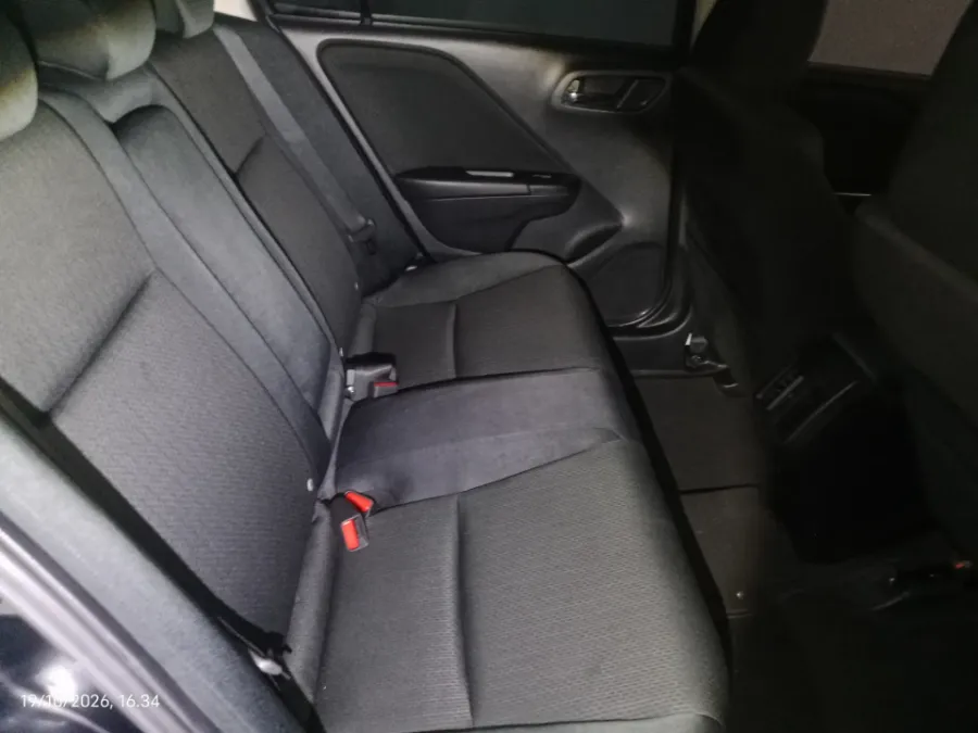 Foto Mobil Bekas Kabin Belakang Honda City 1.5 E tahun 2018