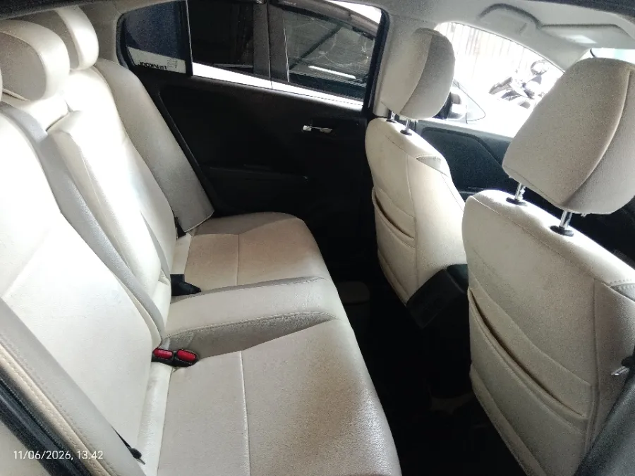Foto Mobil Bekas Kabin Belakang Honda City 1.5 E tahun 2019