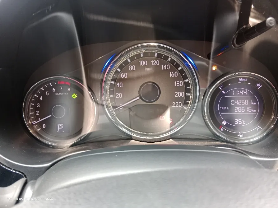 Foto Mobil Bekas Odometer Honda City 1.5 E tahun 2019