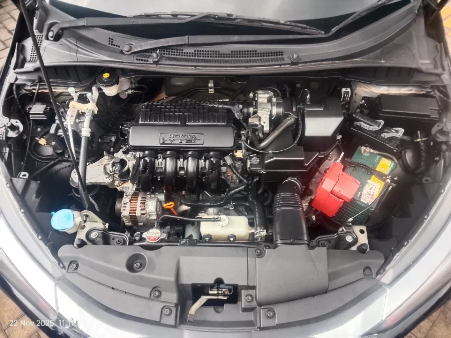Foto Mobil Bekas Mesin Honda City 1.5 E tahun 2020