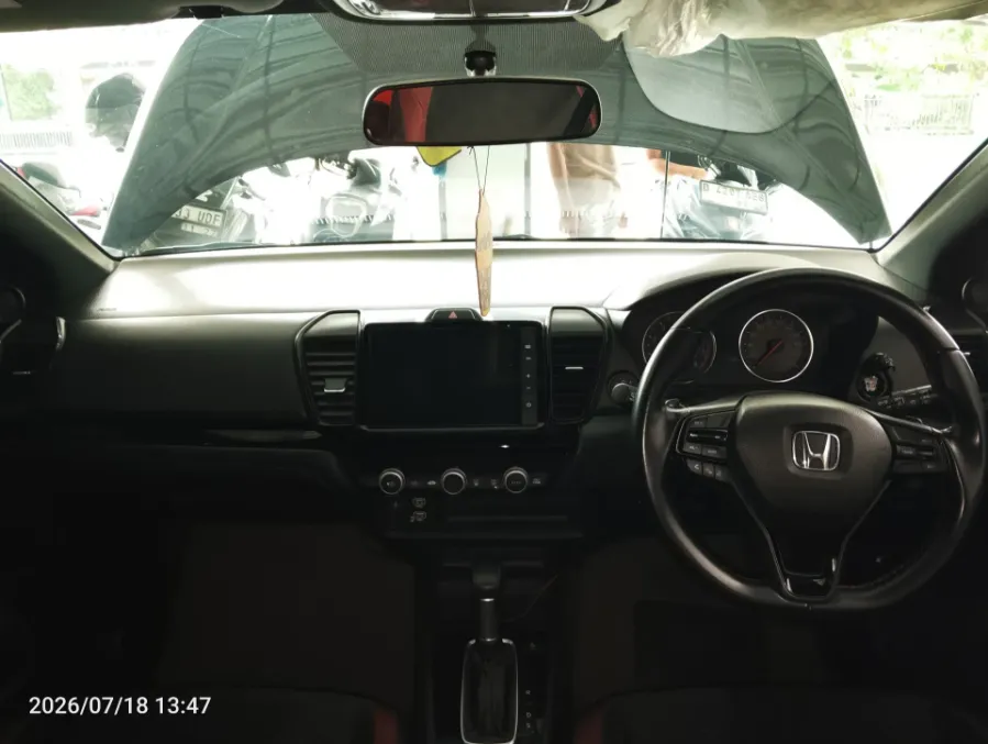 Foto Mobil Bekas Dashboard Honda City 1.5 RS tahun 2021
