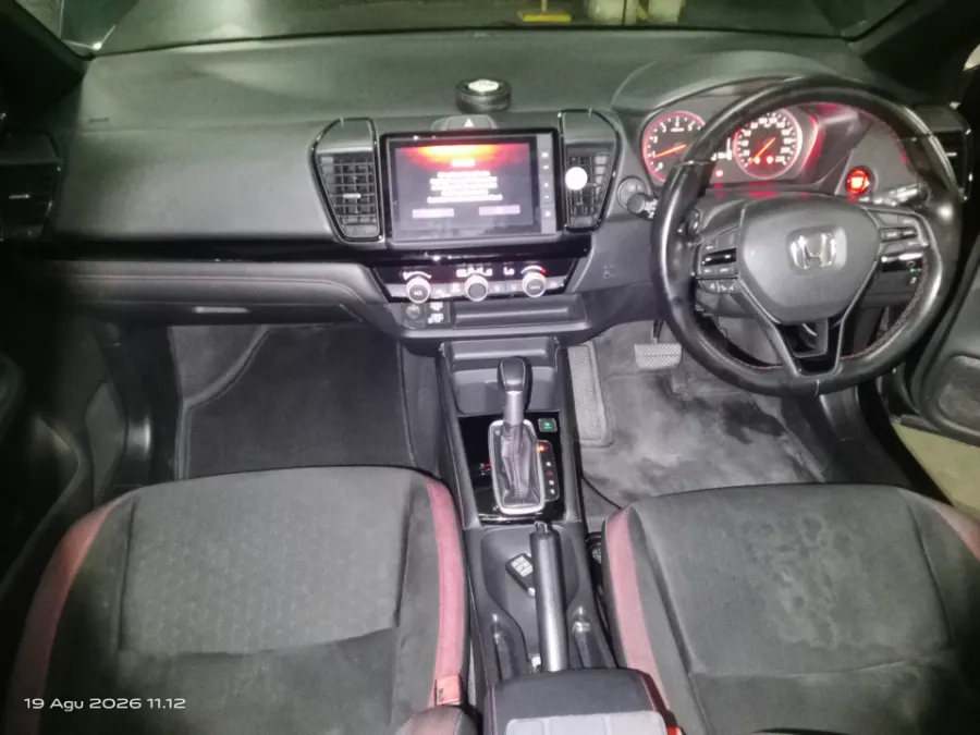 Foto Mobil Bekas Dashboard Honda City 1.5 RS tahun 2021