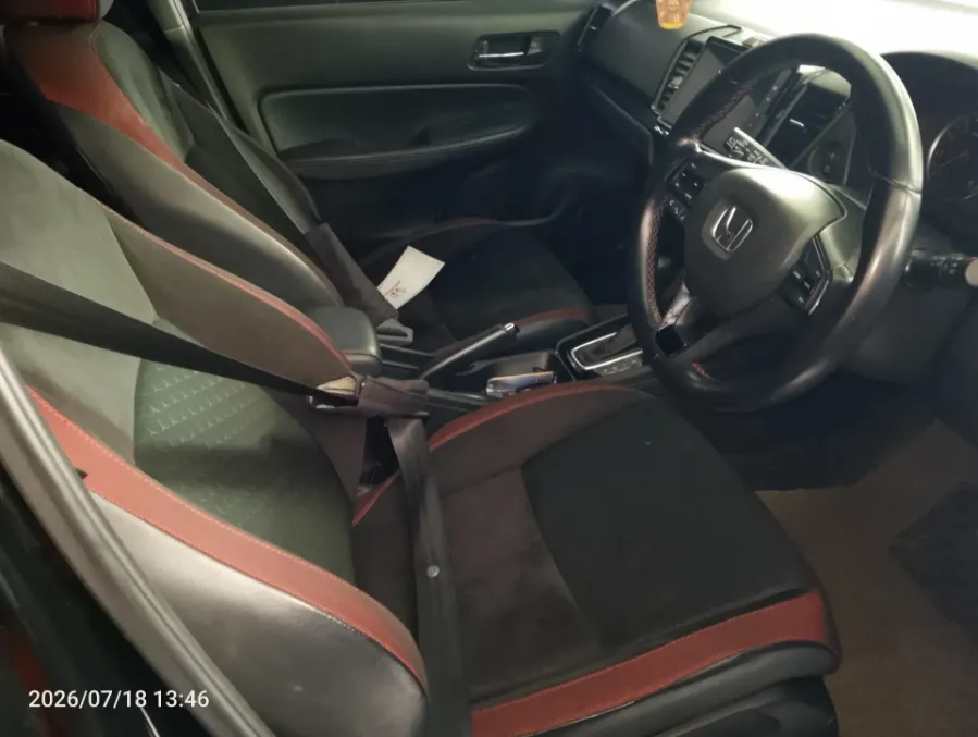 Foto Mobil Bekas Kabin Depan Honda City 1.5 RS tahun 2021