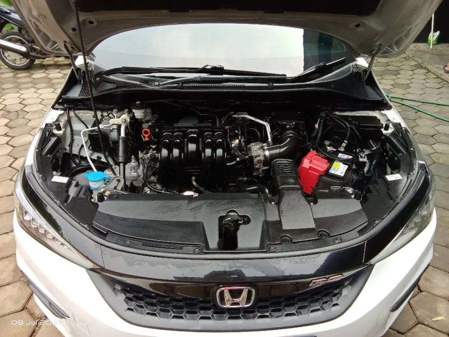 Foto Mobil Bekas Mesin Honda City 1.5 RS tahun 2022
