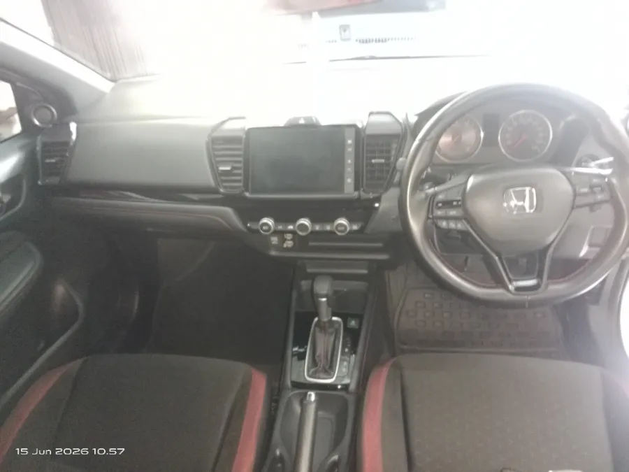 Foto Mobil Bekas Dashboard Honda City 1.5 RS tahun 2023