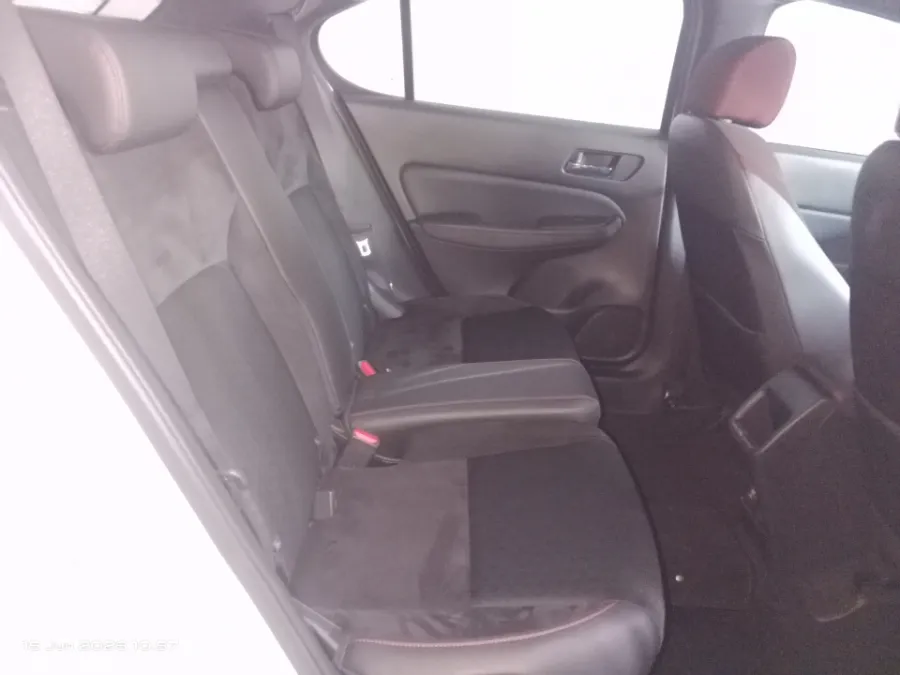 Foto Mobil Bekas Kabin Belakang Honda City 1.5 RS tahun 2023