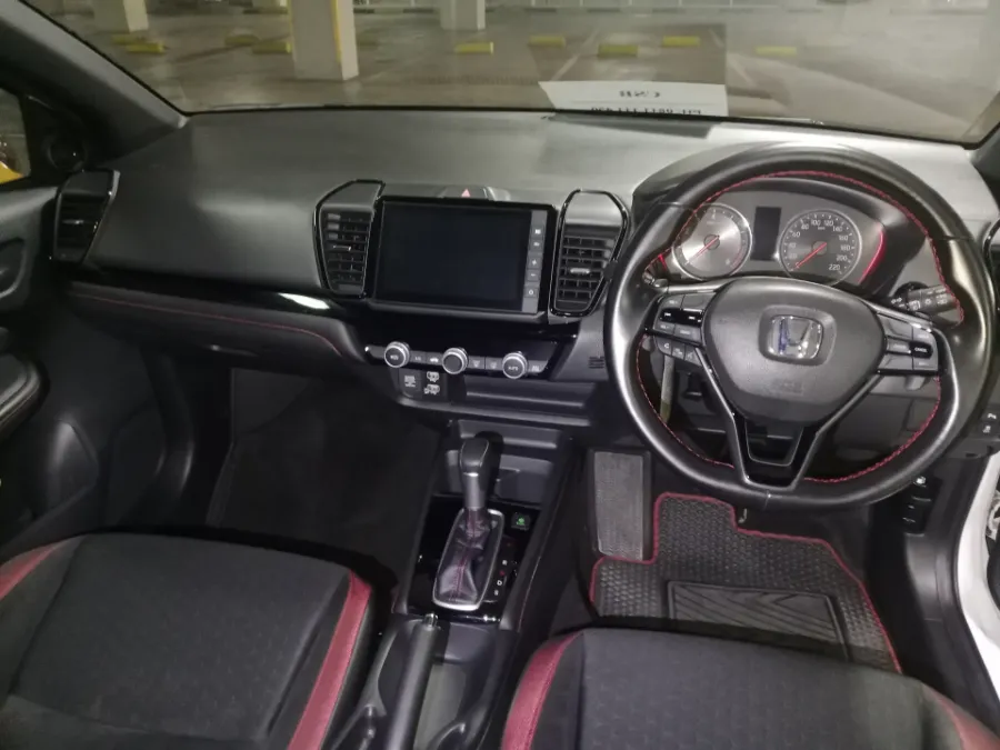 Foto Mobil Bekas Dashboard Honda City 1.5 RS Hatchback tahun 2021