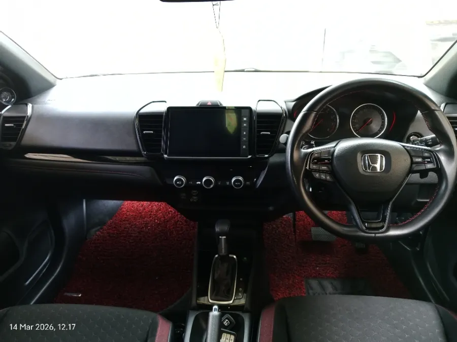 Foto Mobil Bekas Dashboard Honda City 1.5 RS Hatchback tahun 2021