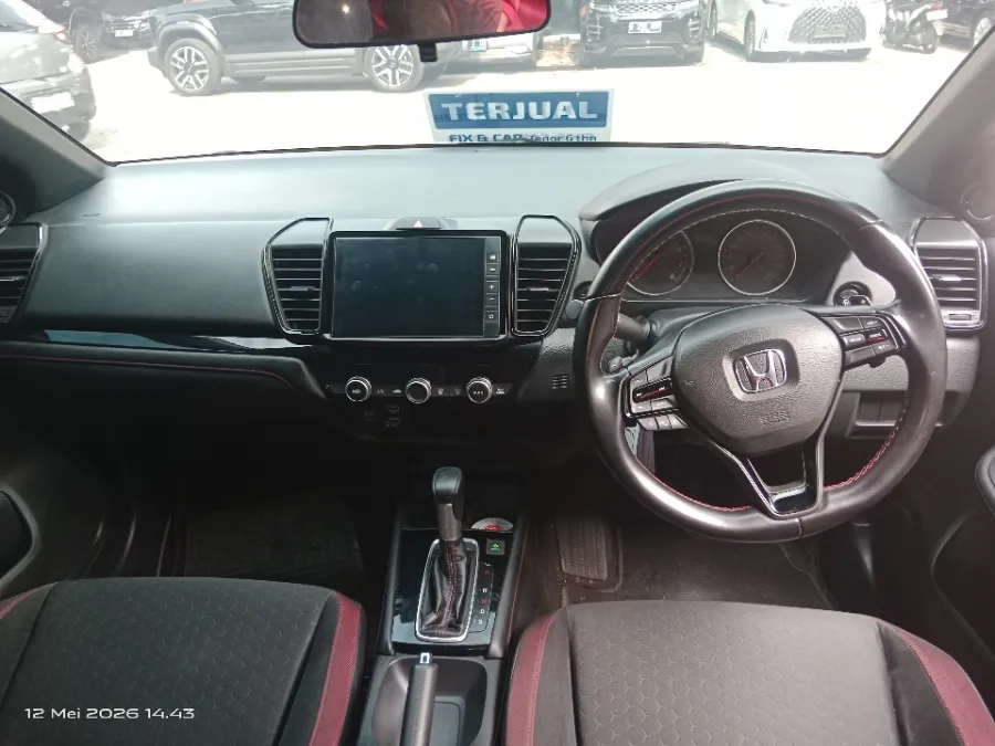 Foto Mobil Bekas Dashboard Honda City 1.5 RS Hatchback tahun 2021