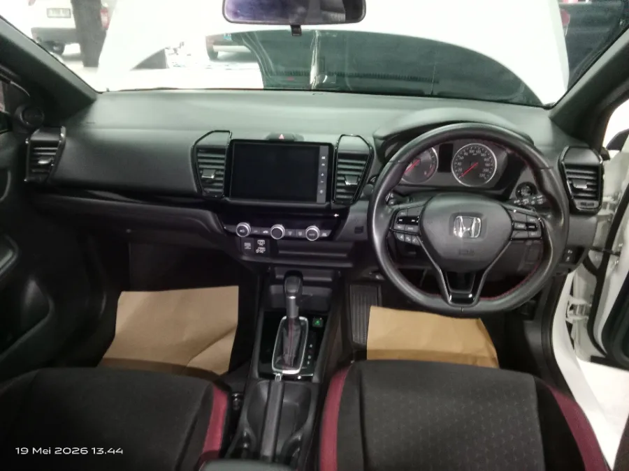 Foto Mobil Bekas Dashboard Honda City 1.5 RS Hatchback tahun 2021