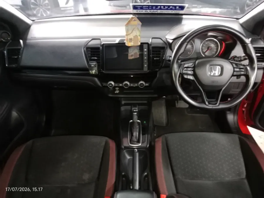 Foto Mobil Bekas Dashboard Honda City 1.5 RS Hatchback tahun 2021