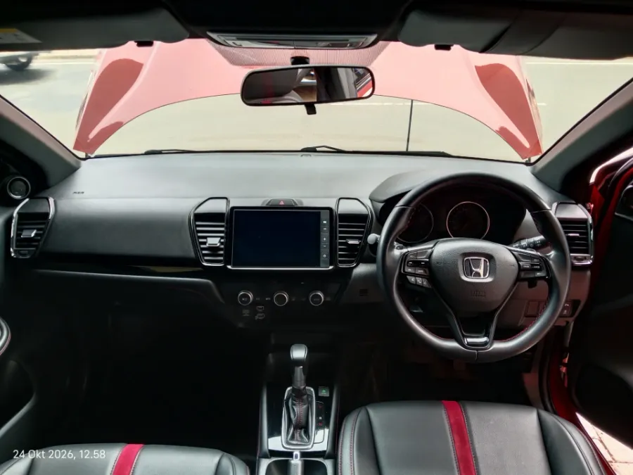 Foto Mobil Bekas Dashboard Honda City 1.5 RS Hatchback tahun 2021