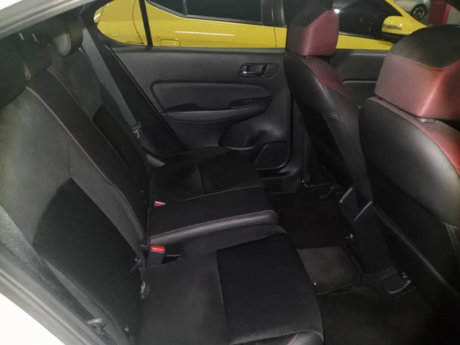 Foto Mobil Bekas Kabin Belakang Honda City 1.5 RS Hatchback tahun 2021
