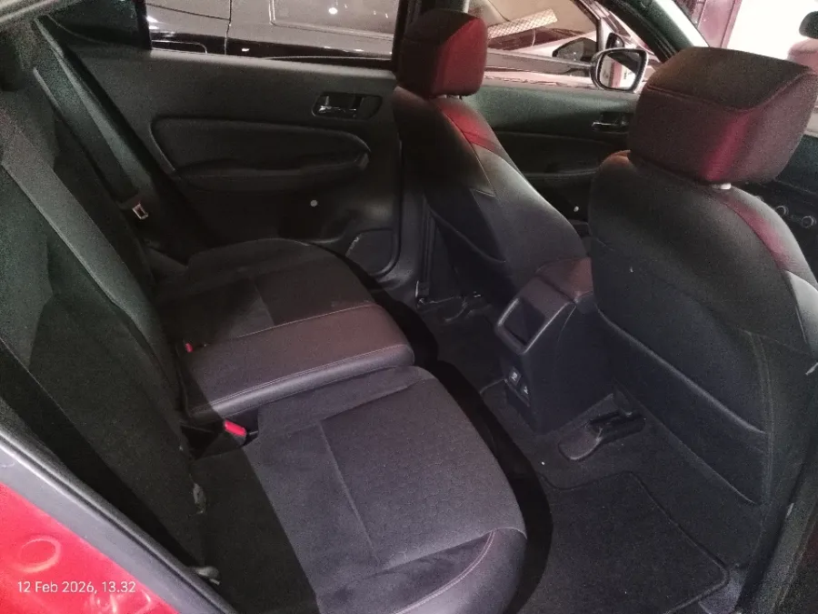 Foto Mobil Bekas Kabin Belakang Honda City 1.5 RS Hatchback tahun 2021