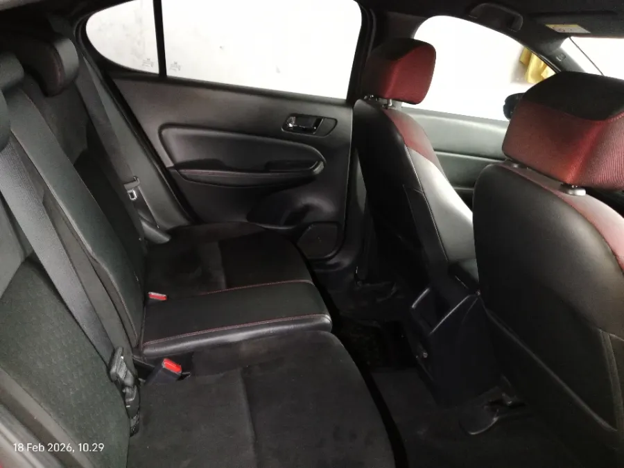 Foto Mobil Bekas Kabin Belakang Honda City 1.5 RS Hatchback tahun 2021