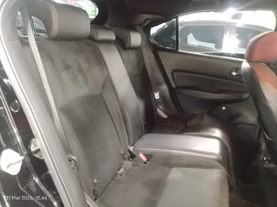 Foto Mobil Bekas Kabin Belakang Honda City 1.5 RS Hatchback tahun 2021