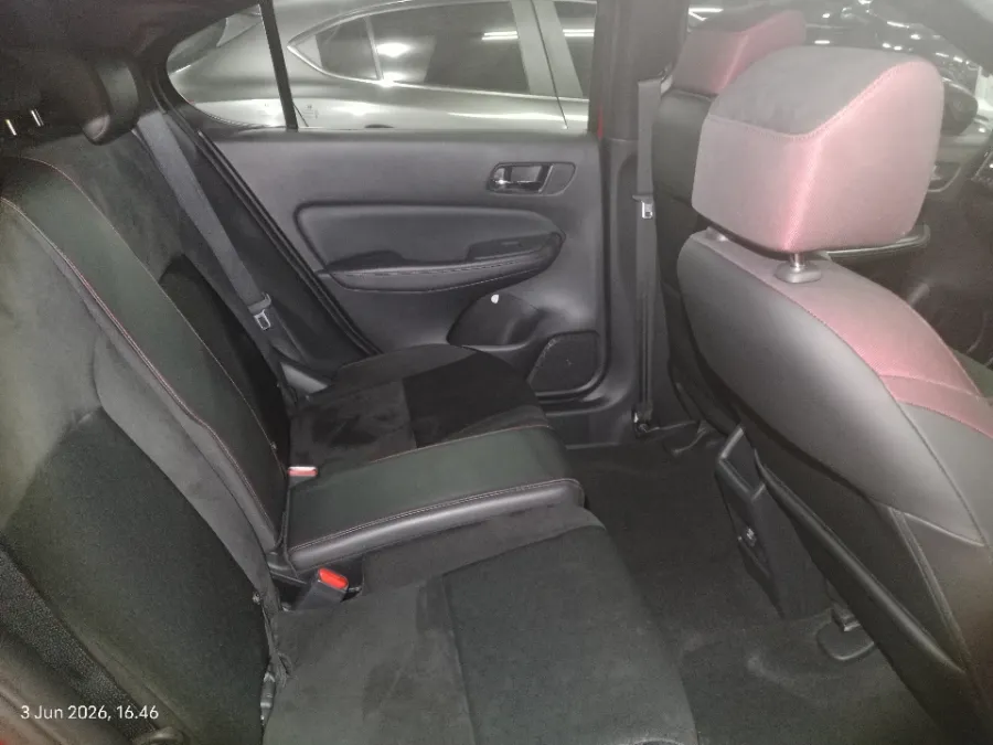 Foto Mobil Bekas Kabin Belakang Honda City 1.5 RS Hatchback tahun 2021