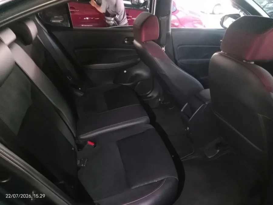 Foto Mobil Bekas Kabin Belakang Honda City 1.5 RS Hatchback tahun 2021