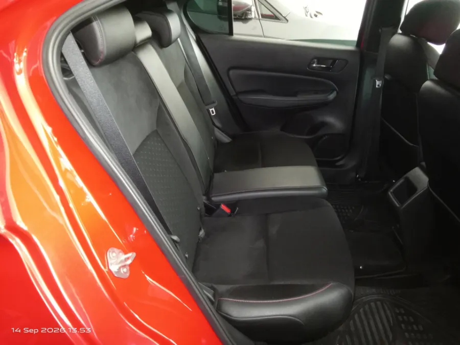 Foto Mobil Bekas Kabin Belakang Honda City 1.5 RS Hatchback tahun 2021