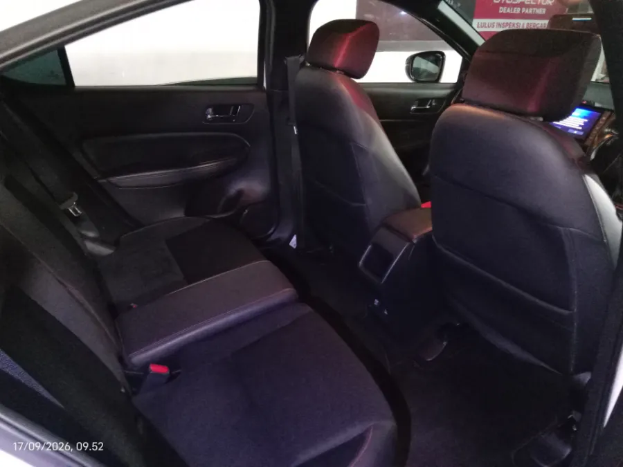 Foto Mobil Bekas Kabin Belakang Honda City 1.5 RS Hatchback tahun 2021