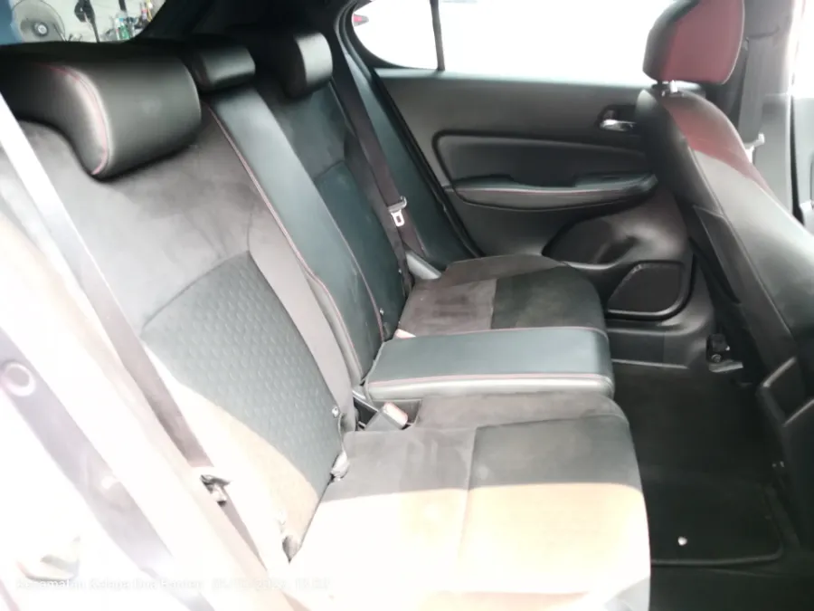 Foto Mobil Bekas Kabin Belakang Honda City 1.5 RS Hatchback tahun 2021