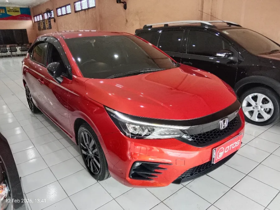 Foto Mobil Bekas Kanan Depan Honda City 1.5 RS Hatchback tahun 2021