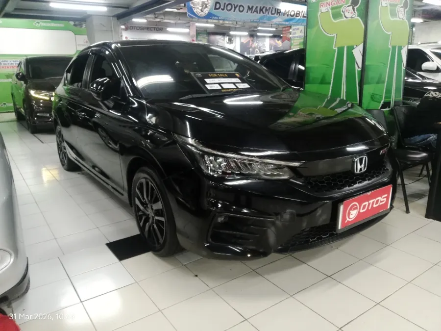 Foto Mobil Bekas Kanan Depan Honda City 1.5 RS Hatchback tahun 2021