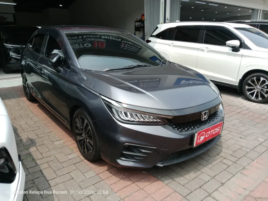 Foto Mobil Bekas Kanan Depan Honda City 1.5 RS Hatchback tahun 2021
