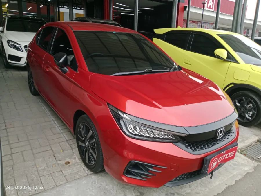Foto Mobil Bekas Kanan Depan Honda City 1.5 RS Hatchback tahun 2021