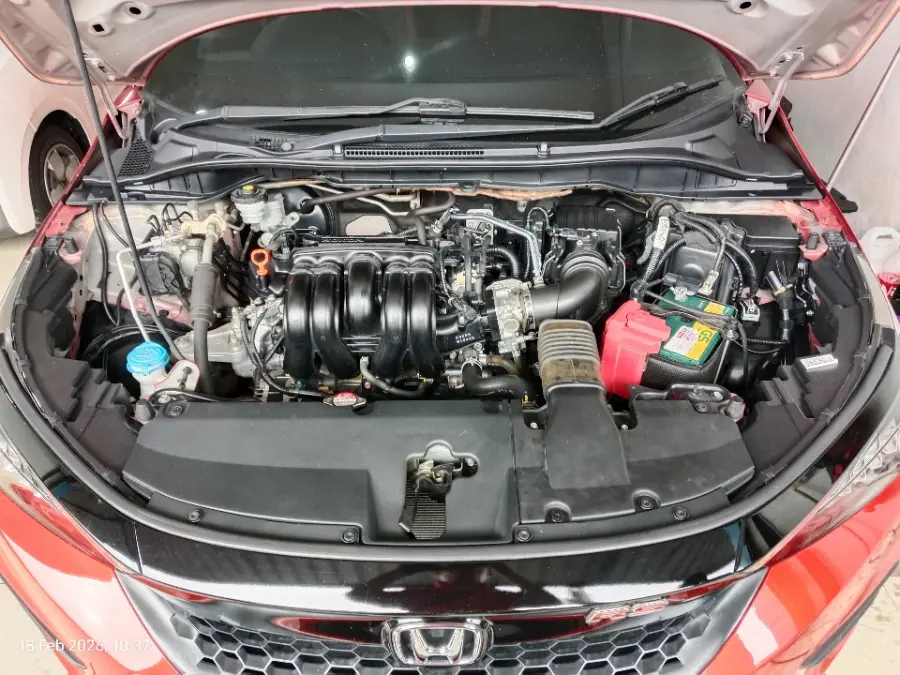 Foto Mobil Bekas Mesin Honda City 1.5 RS Hatchback tahun 2021