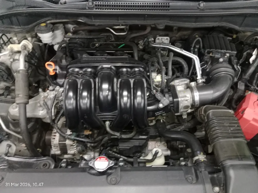 Foto Mobil Bekas Mesin Honda City 1.5 RS Hatchback tahun 2021