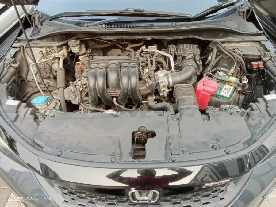 Foto Mobil Bekas Mesin Honda City 1.5 RS Hatchback tahun 2021