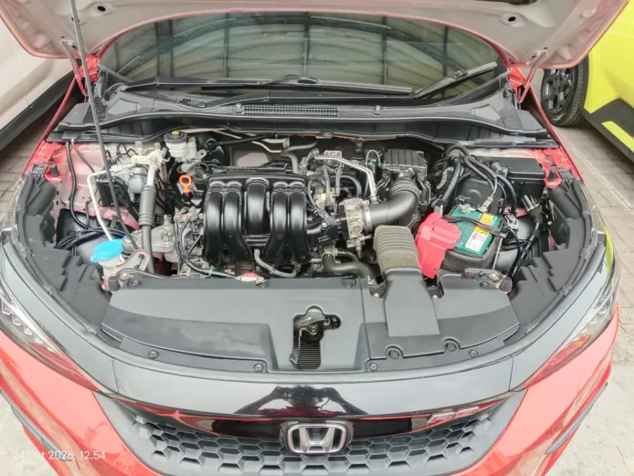 Foto Mobil Bekas Mesin Honda City 1.5 RS Hatchback tahun 2021