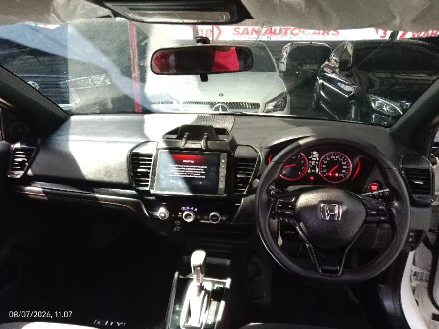 Foto Mobil Bekas Dashboard Honda City 1.5 RS Hatchback tahun 2022