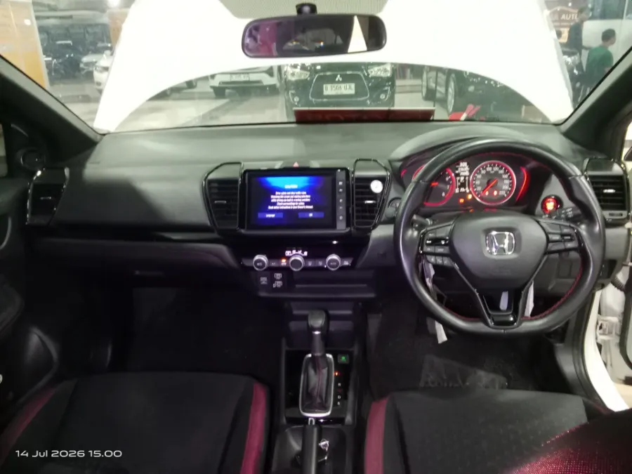 Foto Mobil Bekas Dashboard Honda City 1.5 RS Hatchback tahun 2022