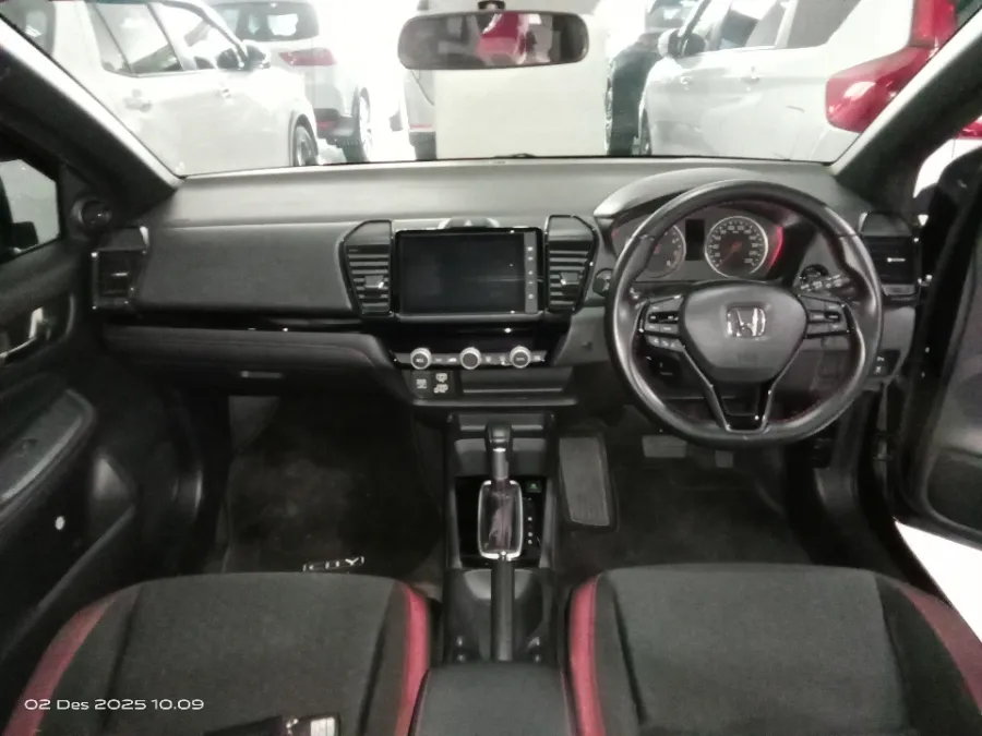 Foto Mobil Bekas Dashboard Honda City 1.5 RS Hatchback tahun 2022