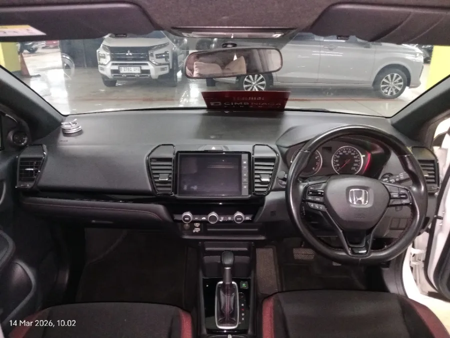 Foto Mobil Bekas Dashboard Honda City 1.5 RS Hatchback tahun 2022