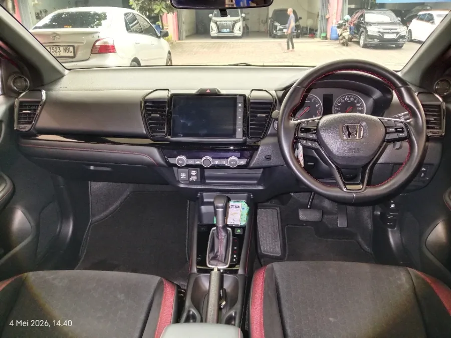 Foto Mobil Bekas Dashboard Honda City 1.5 RS Hatchback tahun 2022