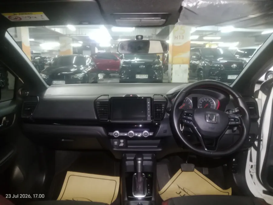 Foto Mobil Bekas Dashboard Honda City 1.5 RS Hatchback tahun 2022