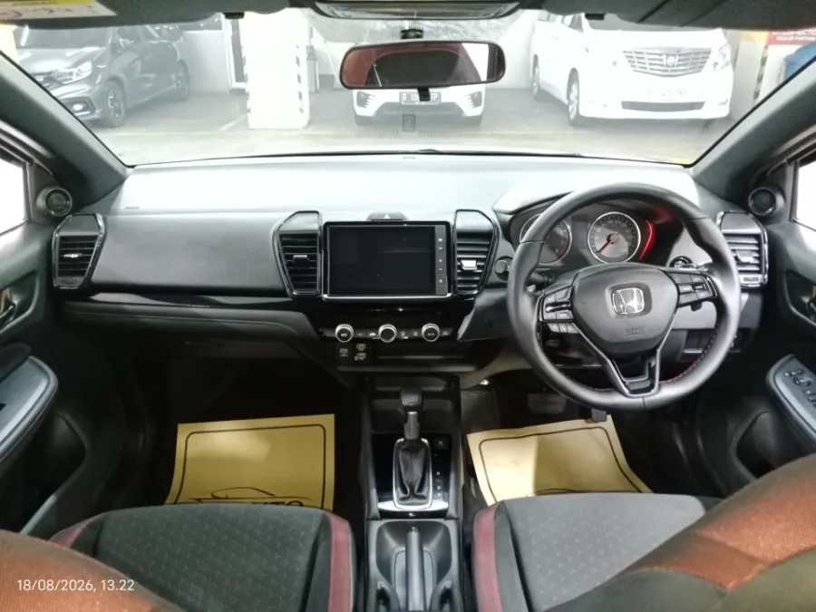 Foto Mobil Bekas Dashboard Honda City 1.5 RS Hatchback tahun 2022