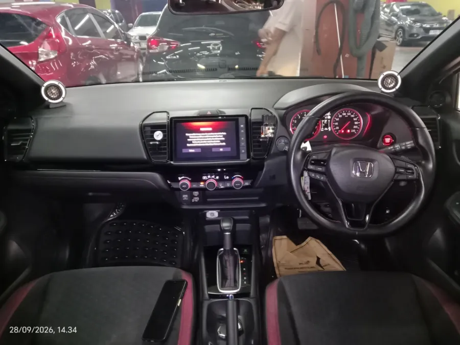 Foto Mobil Bekas Dashboard Honda City 1.5 RS Hatchback tahun 2022