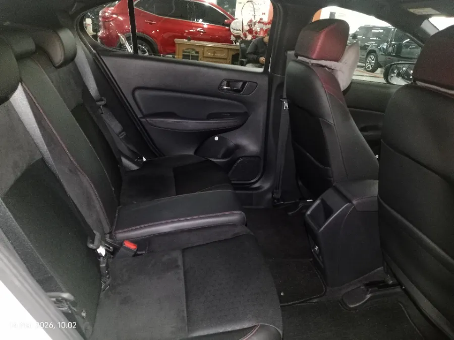 Foto Mobil Bekas Kabin Belakang Honda City 1.5 RS Hatchback tahun 2022